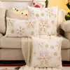 Funda de almohada navideña transfronteriza de comercio exterior con copos de nieve dorados, decoración navideña, bordado de felpa de otoño e invierno, decoración del hogar europea y americana de invierno