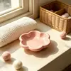 Cuenco de cerámica para mascotas tipo flor de macarrón, cuenco para gatos, anti-barbilla negra, protección del cuello, cuenco de comida inclinado, cuenco de agua, cuenco para perros de alto valor estético