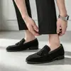 Sapatos Masculinos Loafers de Couro com Franjas Foscas Tamanho Grande Cruzados Outono Novo Estilo Tendência Britânica Business Casual Slip-on