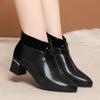 Moda de meia-idade botas femininas profissionais de salto grosso cor vinho temperamento bico fino forradas com fleece de inverno quentes botas de couro brilhante