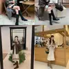 Opciones de dos alturas del mismo estilo de Mom Uva: botines cortos de mujer de punta cuadrada con cremallera trasera, ajustados, de altura interna 5 cm, hasta la mitad de la pantorrilla