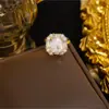 Pendientes Colgantes Anillo Rectangulares de Lujo Ligero 18K Temperamento Fresco Moda de Alta Gama Versátiles Accesorios de Joyería Venta al por Mayor