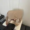 Design de letras estilo coreano, minimalista, nova coleção feminina 2026, bolsa de mão simples e moderna com alça larga, bolsa de ombro e bolsa quadrada pequena