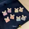 Pendientes de Botón Rectangulares de Mariposa de Circonita Colorida Dulces y Vivos Pendientes Pequeños Frescos de Verano Joyería para Orejas de Lujo Ligero y de Alta Gama