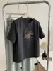 Camiseta Bordada de Peso Pesado Filhote Cinza Escuro Feminina Temperamento Estilo Coreano Redutora de Idade Versátil Modeladora Gola Redonda Ombro Regular Manga Curta Primavera Verão