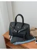 Bolsa de Mão Fashion para Mulheres de Comércio Exterior Transfronteiriço, Novo Modelo 2026, Bolsa de Ombro de Grande Capacidade, Bolsa Transversal Retro Europeia e Americana