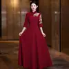 Vestido Borgoña Bordado de Cuello Alto Estilo Nacional para Mujer, Elegante y Ceñido Vestido Largo de Noche para Banquetes y Brindis de Novia
