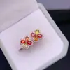 Brincos de Safira Colorida Natural São Brilhantes como Fogo, Deixando as Pessoas Apaixonadas. Pedra Principal 3*4mm Trevo de Quatro Folhas Venda por Atacado de Fábrica