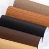 Película Auto-Adhesiva con Textura de Madera Estilo Minimalista Película Decorativa para Muebles con Textura de Madera Película para Panel de Puerta de Gabinete Película para Panel de Toda la Casa Suministro Directo de Fábrica