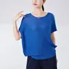 Camiseta Feminina Solta de Manga Curta Leve Respirável Manga Morcego Miyake Plus Size Cobertura Corporal Versátil Top Plissado