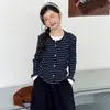 Conjunto de Outono para Meninas 2026 Novo Estilo Crianças Médias e Grandes Moda Chic Estilo Coreano Listrado Falso Duas Peças Conjunto de Cardigan Listrado