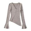 Diseño de Chica Americana Sexy Botonadura Diagonal Cuello en V Tejido de Punto para Mujer 2023 Otoño Nuevo Ajuste Slim Asimétrico Top de Manga Larga