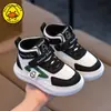 Zapatos de caña alta para niñas 2025 Tenis cálidos de terciopelo para niños Invierno Zapatos para niños de cuero antideslizantes resistentes al desgaste Impermeables y cálidos