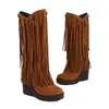 Tamanhos 35-44 Estilo Europeu e Americano Impermeável Plataforma Salto Anabela Antiderrapante Botas Outono e Inverno com Franjas Tamanho Grande Bico Redondo Cano Alto Femininas Slip-On