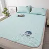 Categoría a Grado Materno e Infantil Set de Tres Piezas de Colchoneta de Látex de Seda de Hielo Verano Sábana Ajustable Dormitorio Estudiante Colchoneta Acondicionada Transpirable