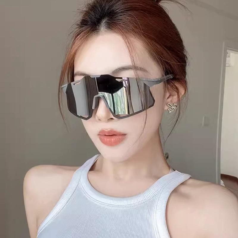 91093