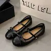 Zapatos Mary Jane transpirables de malla de un solo tirante estilo francés para mujer, nuevo modelo primavera 2026, zapatos de ballet versátiles de corte bajo con lazo