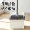 Un juego de escoba y recogedor, plegable para fácil almacenamiento, duradero y resistente, adecuado para ventas transfronterizas y personalizable