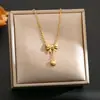 Colar de aço de titânio borboleta de venda quente transfronteiriça Micro-incrustado feminino Diamante completo Requintado Luz de luxo Diamante embutido Clavícula Cadeia Jóias
