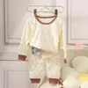 Conjunto de roupas outonais infantis sem costura, pijama fofo de algodão puro com tema de outono e inverno, roupa íntima para bebê estilo coreano, roupa para casa