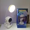 Lámpara de Mesa Astronauta Creativa LED Protección Ocular Recargable Lámpara de Mesa Dormitorio Estudiante Lectura Lámpara de Mesa Pequeña