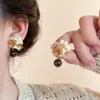 Nuevos Pendientes de Flor Difuminada Estilo Chino Retro para Mujer Otoño e Invierno Pendientes de Madera de Gama Alta Pendientes de Atmósfera Moda Estilo Hong Kong