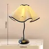 Luminária de Mesa Retro Pétala Simples Estilo Francês Romântico Estudo Quarto Lâmpada de Atmosfera Celebridade da Internet Estilo Chinês Luminária de Cabeceira