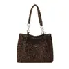 Bolso Tote de Viaje con Estampado de Leopardo Transfronterizo para Mujer Otoño 2025 Nuevo Bolso de Hombro y Axila de Cadena de Moda de Alta Calidad