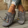 En stock 2026 transfronterizo verano nuevo mujer sandalias planas retro con borlas y cuentas de punta cerrada versátiles casuales para mujer