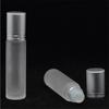 Botella roller de 10 ml blanca esmerilada con tapa plateada tangent para todo tipo de serigrafía, venta directa de fábrica