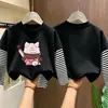 Camiseta base de manga larga tipo dos piezas para niña, nuevo estilo primavera/otoño 2026, camiseta de algodón puro con cuello redondo, corte holgado para niños mayores