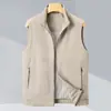 Chaleco sencillo y elegante para hombre con cuello mao y forro fino de algodón, que ofrece calidez, resistencia a las arrugas y fácil cuidado. Perfecto para primavera y otoño, este chaleco sin mangas es ideal para ir al trabajo.