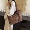 Bolso de hombro de gran capacidad con estampado de leopardo para mujer, moderno, sencillo, bolso de mano grande para compras, bolso de viaje combinable, 2024