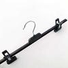 Rack para calças CL736 direto da fábrica, móvel, clipe para calças de plástico preto, espessado, antiderrapante, sem costura, clipe para saia super atacado