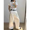 Camiseta Chic Divertida con Letra Graffiti para Mujer Verano Hombro Derecho Holgada Casual Diseño de Manga Corta Top de Algodón Puro Cuello Redondo