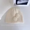 Gorro de Lana Tejido Hecho a Mano con Flor Tridimensional para Mujer en Otoño, Nuevo Gorro de Punto Cálido y para el Frío, Elegante y Moderno