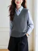 Colete de Tricô com Ponto Trançado e Decote em V Feminino 2026 Outono Inverno Novo Mistura de Lã Estilo College Retrô Camada sem Mangas