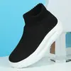 Outono sapatos infantis meninos e meninas voando sapatos de tecido novo cano médio slip-on sapatos de coco meias tênis