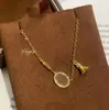 Pulseira de Badminton Popular com Cravação de Diamantes do Xiaohongshu, Colar de Raquete de Badminton Escovado Moderno e Luxuoso, Conjunto de Brincos com Franjas