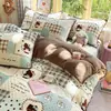 Juego de Cama de Terciopelo de Leche de Cuatro Piezas Edredón Acolchado Engrosado Juego de Cama Estilo Funda de Edredón Individual Manta de Cama Invierno Estilo Grueso Juego de Tres Piezas