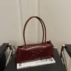 Bolsa de Ombro Estilosa de Couro Brilhante Estilo Coreano Tendência para Mulheres, Adequada para o Dia a Dia, Estilo Francês, Novo Modelo de Primavera, Bolsa de Ombro Versátil e Única