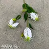 Decoração de Casamento com Flores Brancas, Peônias, Phalaenopsis, Rosas, Arranjos Florais de Teto e Arranjos Florais Pretos para o Salão de Casamento