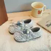 Sapatos de Couro com Lantejoulas Estilo Coreano para Meninas 2026 Outono/Inverno Novos Sapatos de Princesa para Crianças Sapatos de Dança Sola Macia Mocassins para Bebê