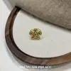 Anel Floral Vintage Dourado Café Vazado para Mulheres, Anel Exquisito de Nicho de Luxo, Anel Versátil Personalizado de Luxo Leve para Dedo Indicador