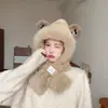 Conjunto de Tres Piezas Oso con Gorro de Felpa para Mujer, Gorro de Invierno a Prueba de Viento para Ciclismo, Bufanda Dulce y Versátil, Guantes, Gorro para Viento y Nieve