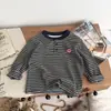 Novas camisetas casuais de manga longa estilo coreano para outono para homens, mulheres e crianças