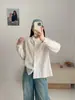 Colección Otoño 2026: Cuello Mao Estilo Japonés, Tapeta Ondulada, Bordado de Encaje, Camisa de Manga Larga, Blusa Elegante para Mujer