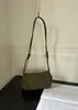 Bolso Tejido a Mano de Piel de Vaca Sensación de Alta Gama Primavera 2026 Nuevo Casual Versátil Bolso Cuadrado Pequeño de Hombro Cruzado Bolso de Cámara Cruzado