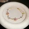 Pulsera de Cierre de Flor con Circonita, Chapada en Oro Real de 18 Quilates, Pulsera Retro de Moda y Exquisita, Joyería de Lujo Ligero y de Gama Alta para Mujeres