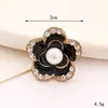 Nuevos Accesorios Creativos de Joyería de Hongo Perlado Incrustado de Diamantes Aleación de Zinc Agujero DIY Flor para Zapatos Accesorios Yiwu Mayorista